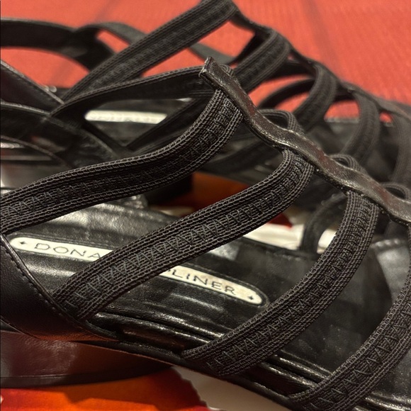 Donald J Pliner Drew 7.5 Elastic Stretch Sandals - Picture 7 of 10